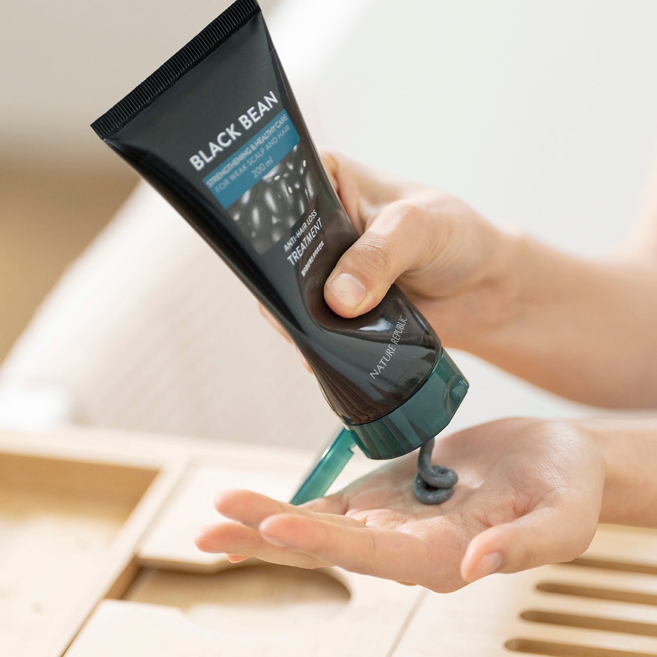 Black Bean Invigorating Hair Treatment-2